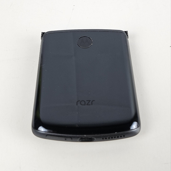 Motorola Razr 5G W/ Accessories | CIB T-Mobile Technology Phone Smartphone Tech - Picture 7 of 11